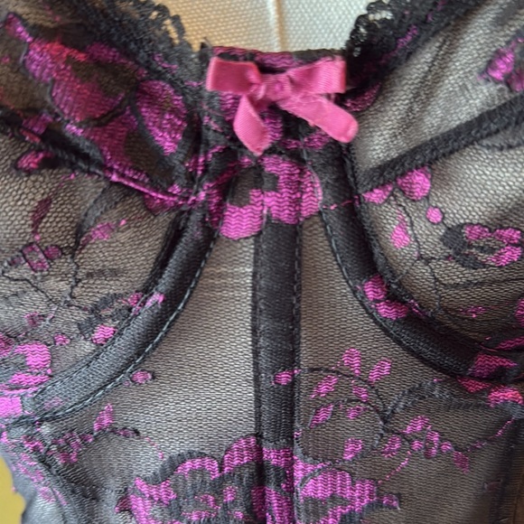 Vintage Elegant Black and Purple Lace Bustier - Picture 2 of 5